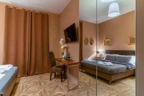 051 Room & Breakfast image 23