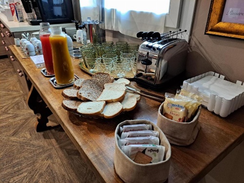 051 Room & Breakfast image 41