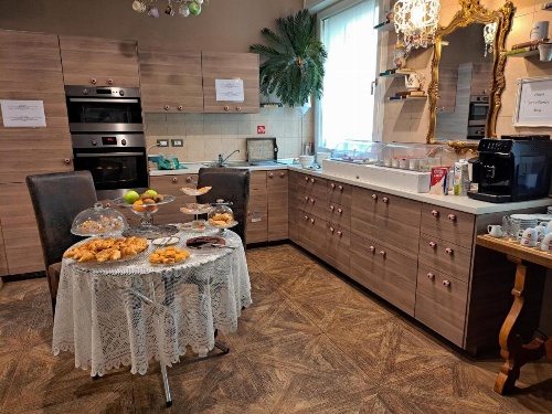 051 Room & Breakfast image 44