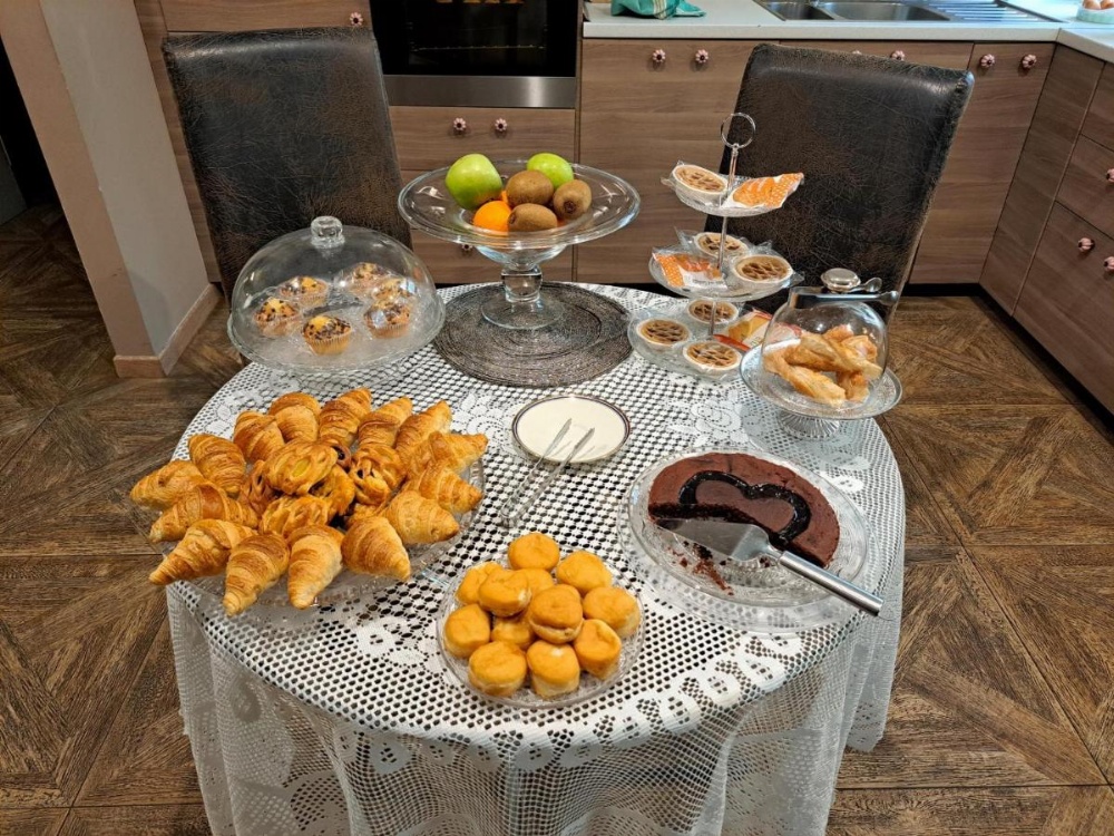 051 Room & Breakfast Image 46