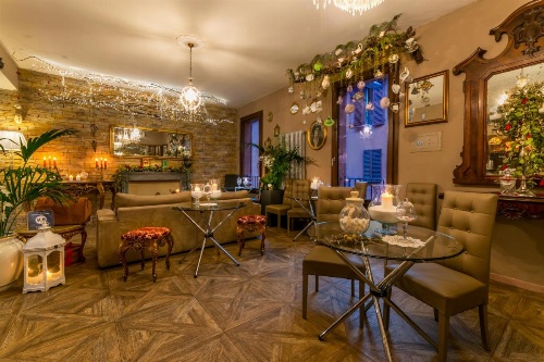 051 Room & Breakfast image 6